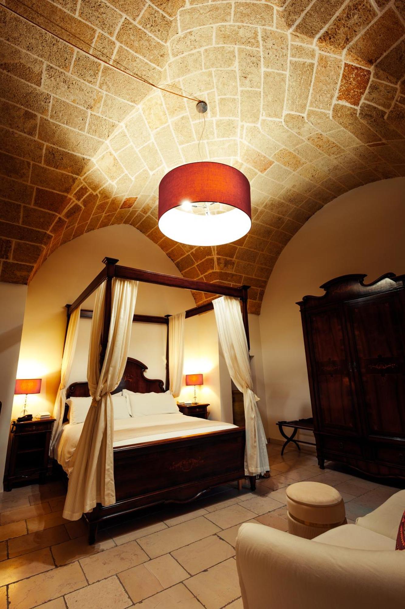 Vico Regio Hotel Casarano Exteriör bild