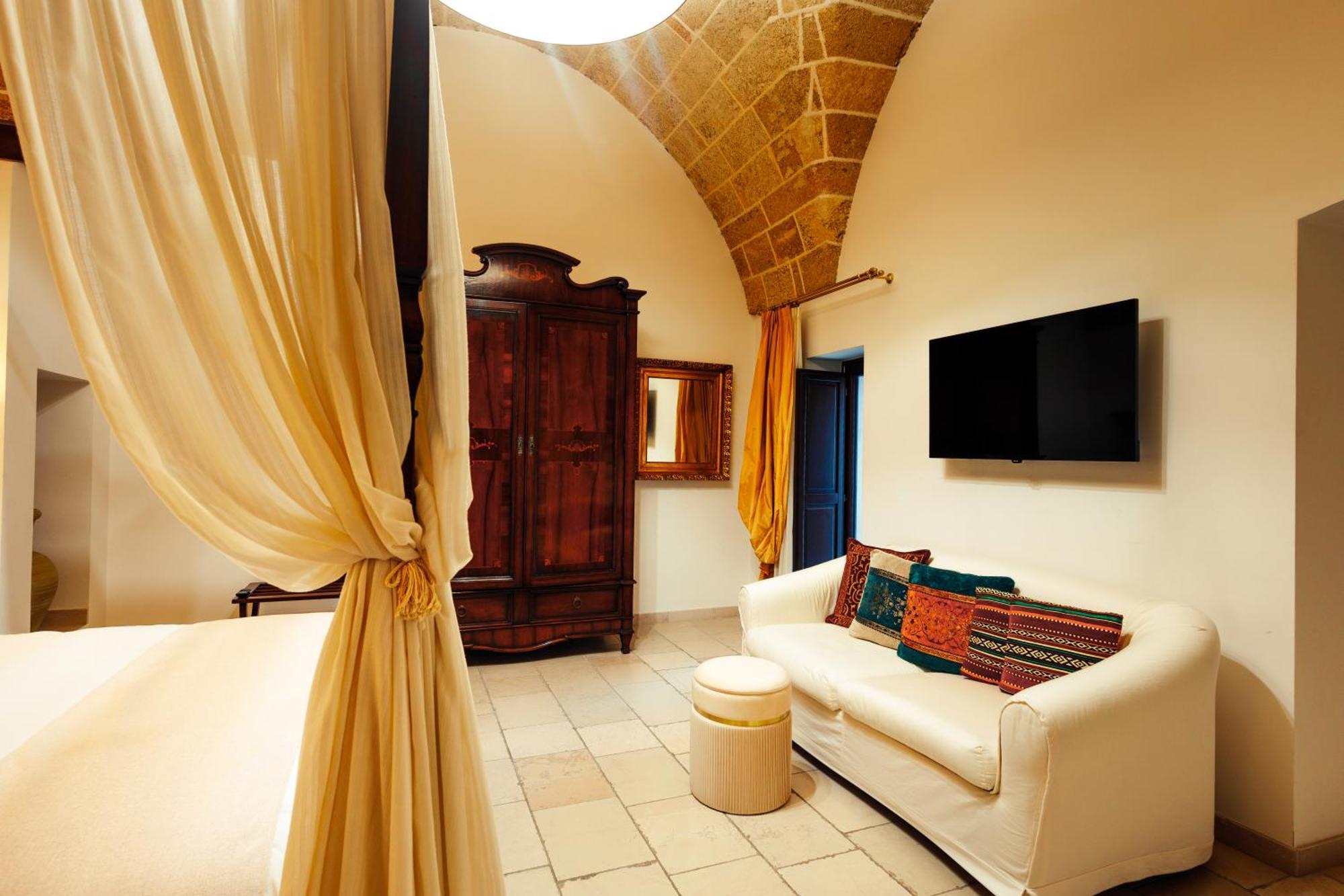 Vico Regio Hotel Casarano Exteriör bild