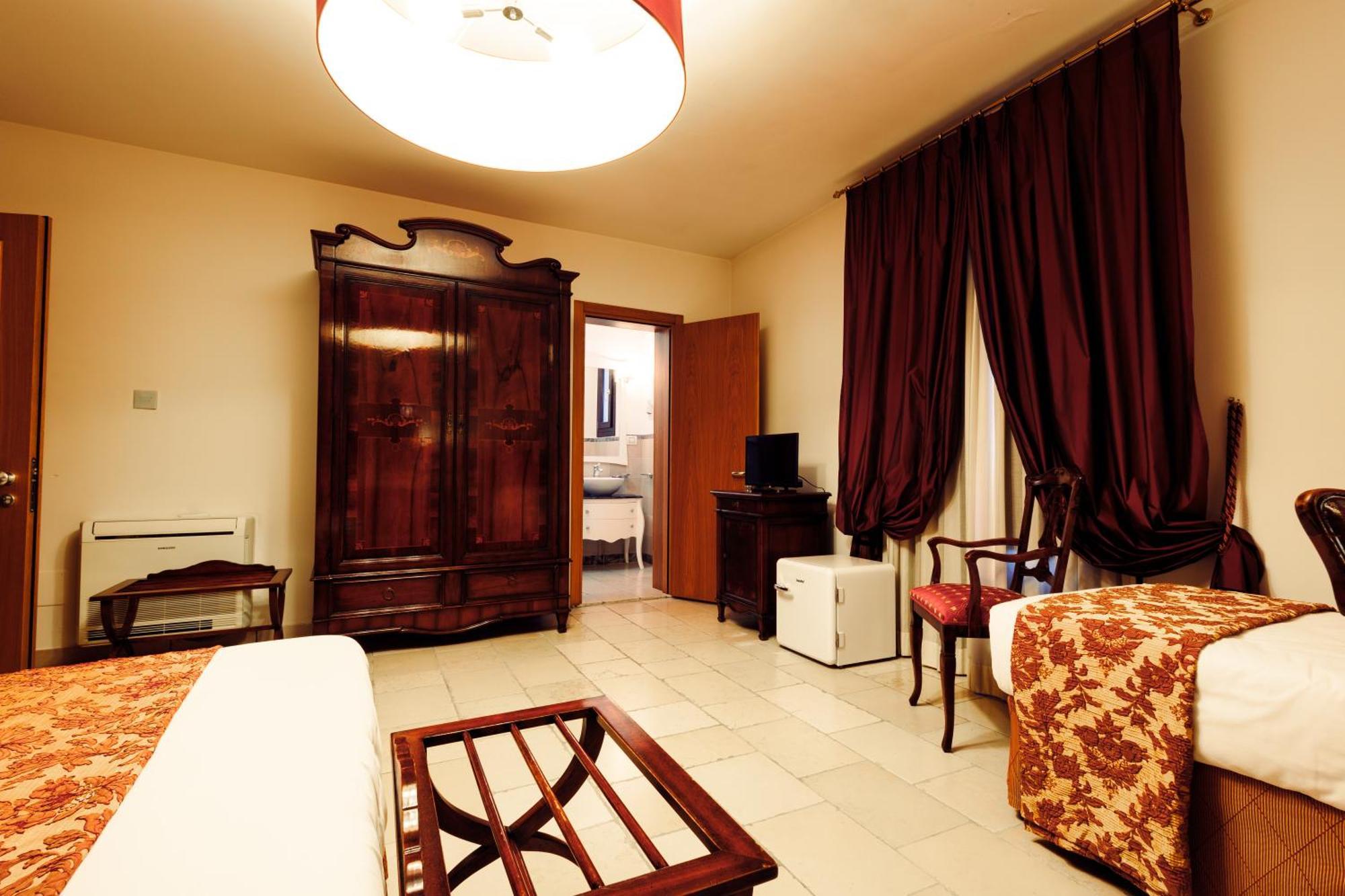 Vico Regio Hotel Casarano Exteriör bild